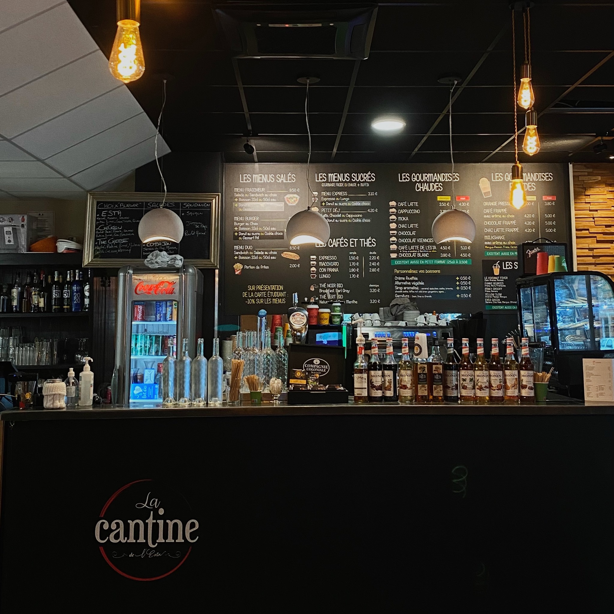 La cantine
