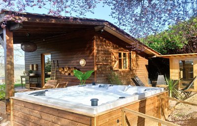 Les Nids de Bonnan jaccuzzi sur terrasse