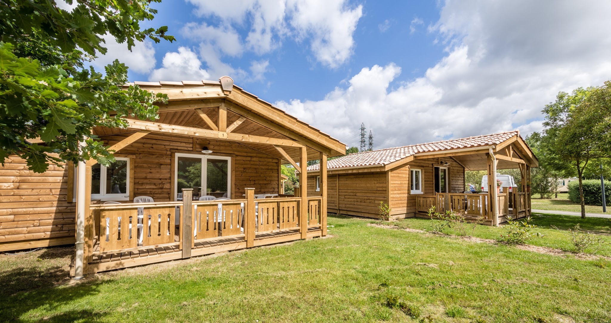 Gourjade chalets face gauche