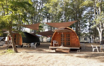camping l'amitié au bord de l'eau Trébas-Tarn-hébergement insolite en bois-pod-rivière