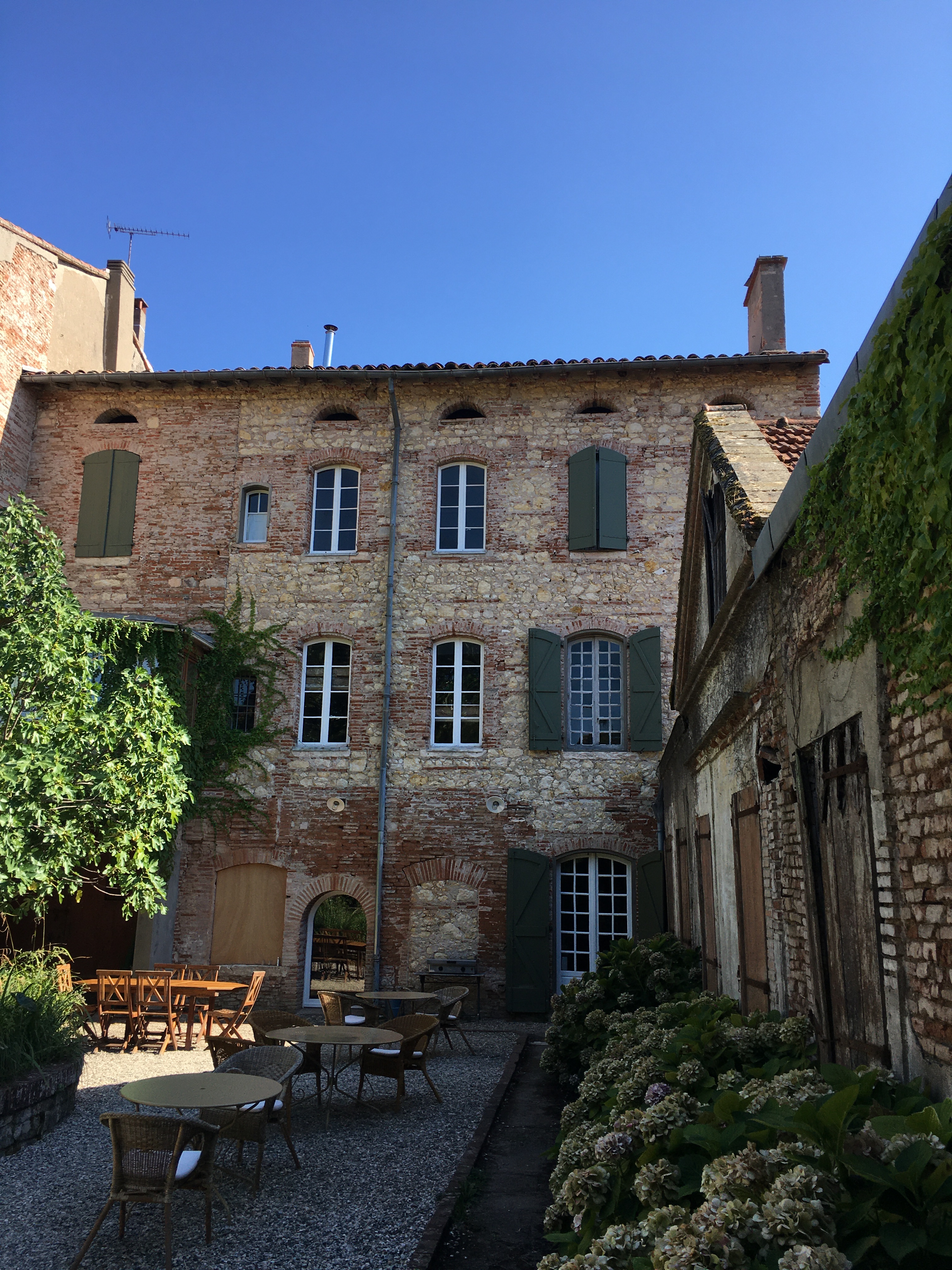 Vue depuis la cour