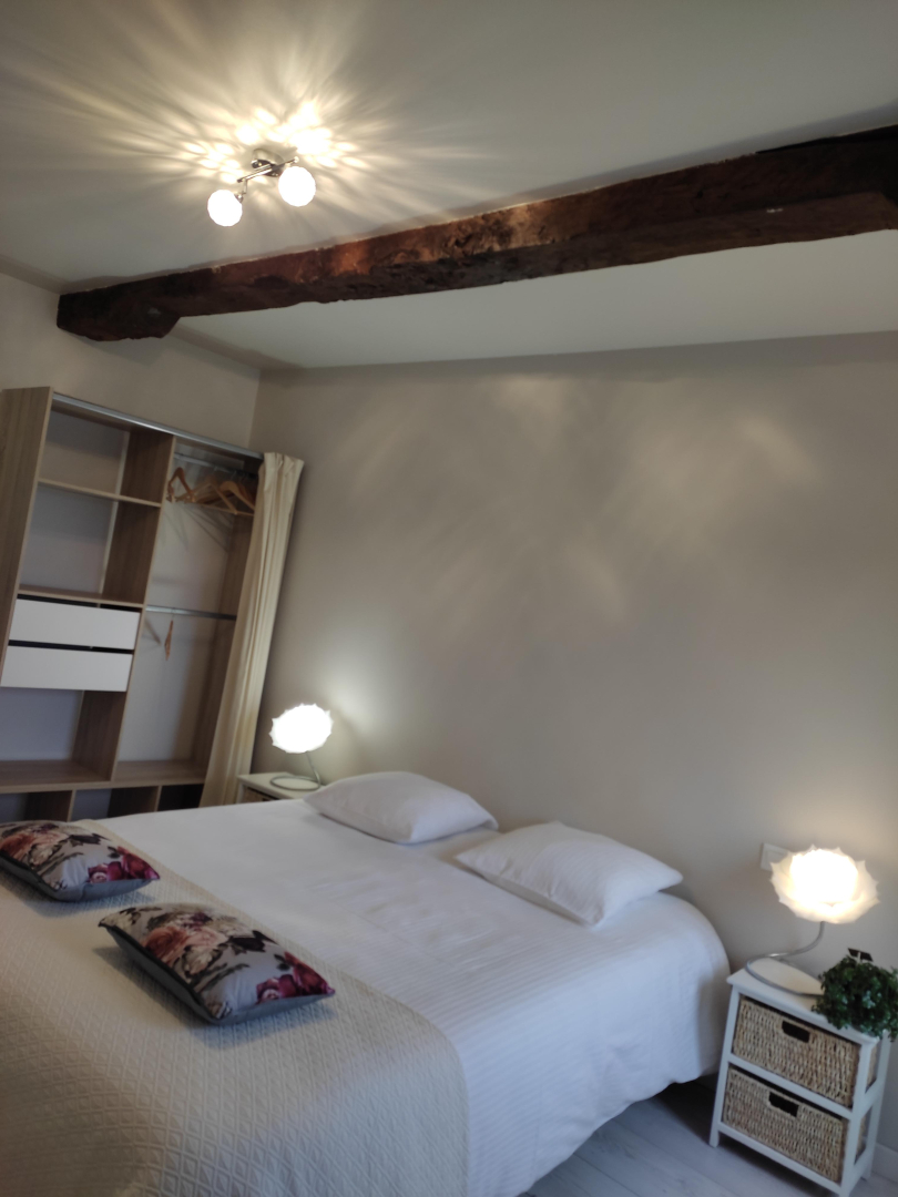 deuxième chambre à l'étage lit 160