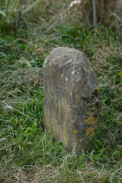 Statue-menhir d’Ouradou 3 vue de trois-quarts