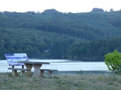 Vue sur le lac de la Raviège
