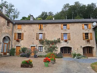 A l'orée du bois et du château_Lacaune