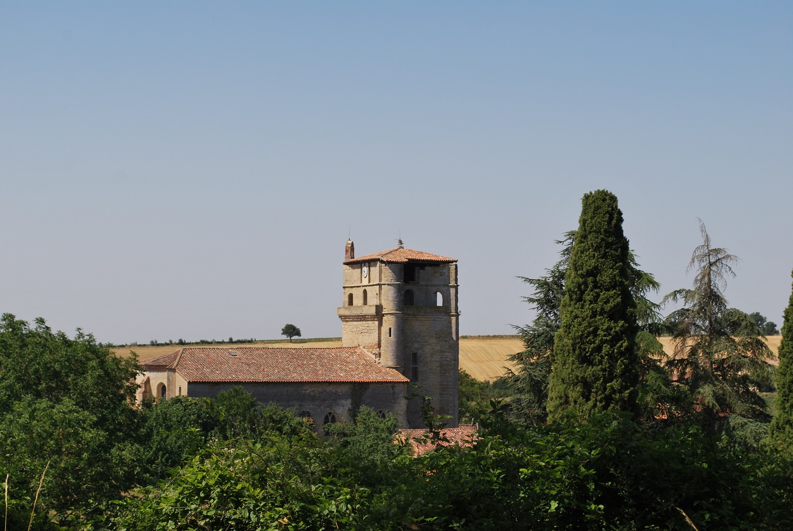 vue église de Belcastel