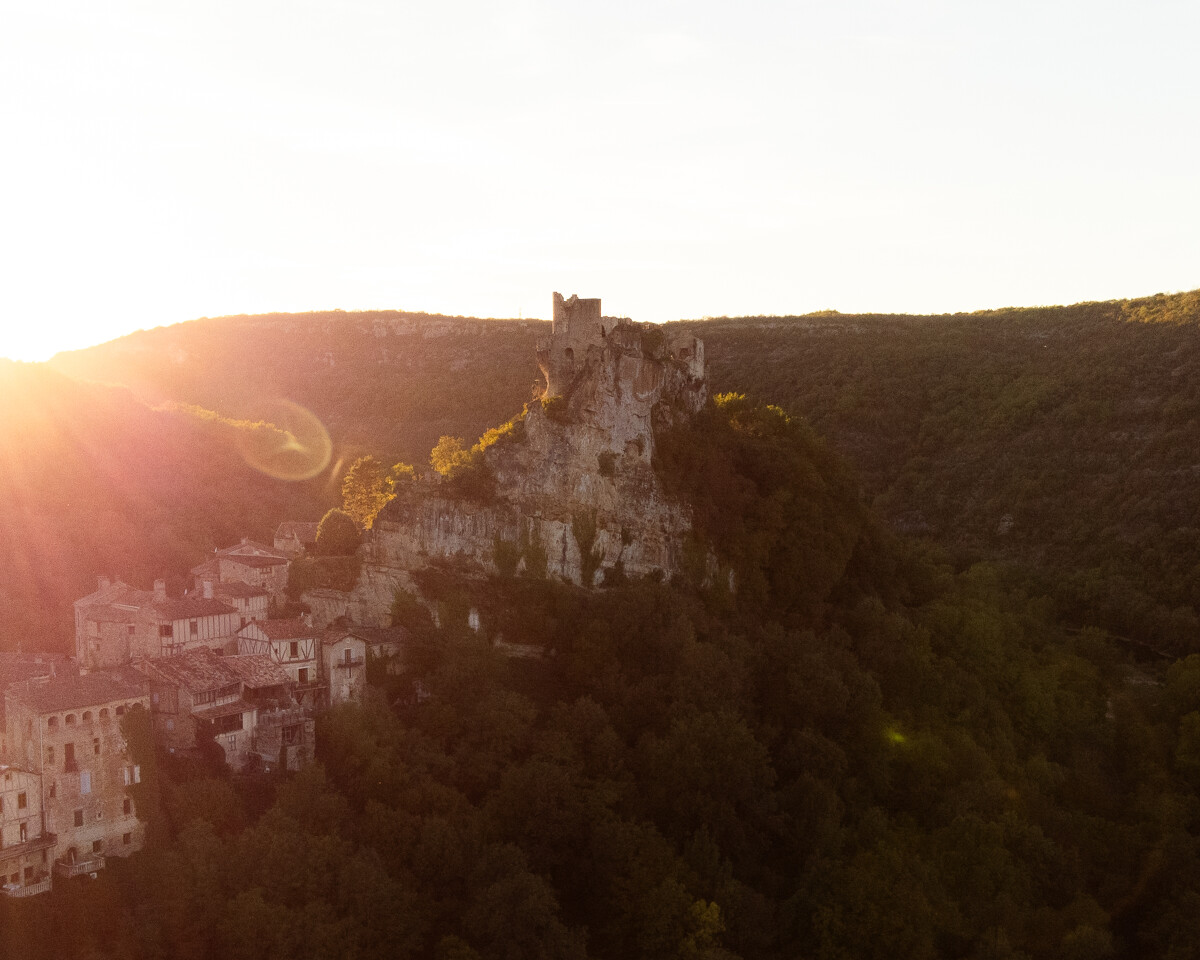 Coucher de soleil sur la forteresse de Penne
