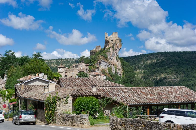 Château de Penne et restaurant La Terrasse