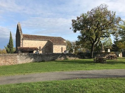 place du village et église de Roussayrolles