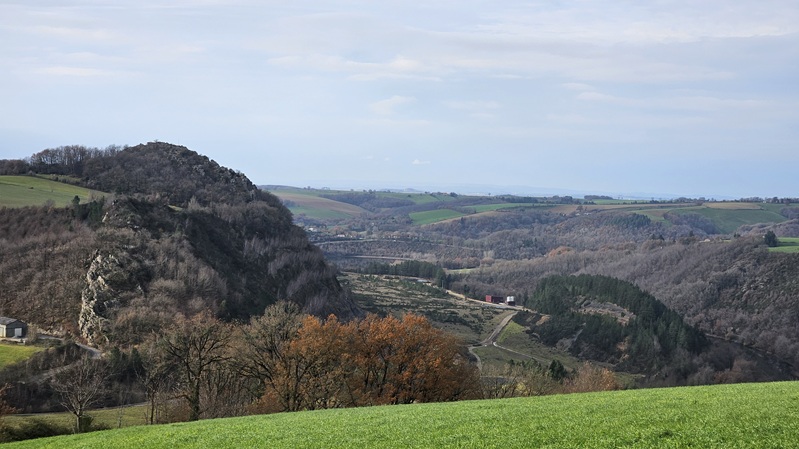 Vue exceptionnelle sur l'ancienne mine de Mont-Roc